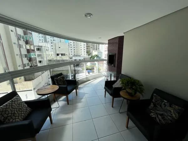 Apartamento Finamente Mobiliado em Balneário Camboriú - Oportunidade Única!