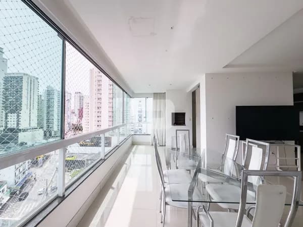 Apartamento 3 suítes com churrasqueira e lazer completo em Balneário Camboriú