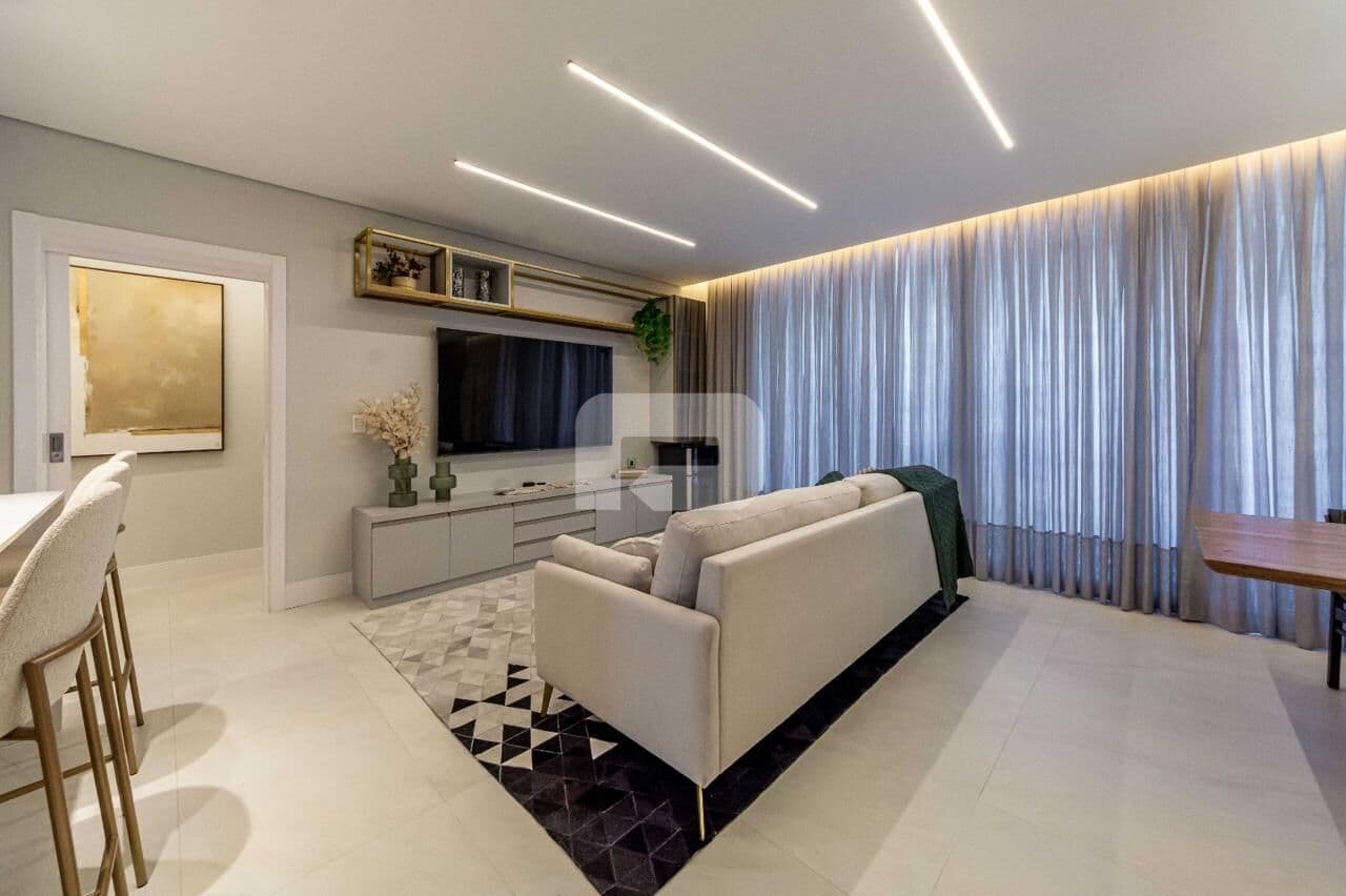 Apartamento Alto Padrão 4 dormitórios no Centro de Balneário Camboriú