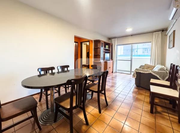 Apartamento de 2 Dormitórios Quadra do Mar em Balneário Camboriú