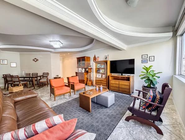 Apartamento com 3 suítes + dependência no Centro – Balneário Camboriú