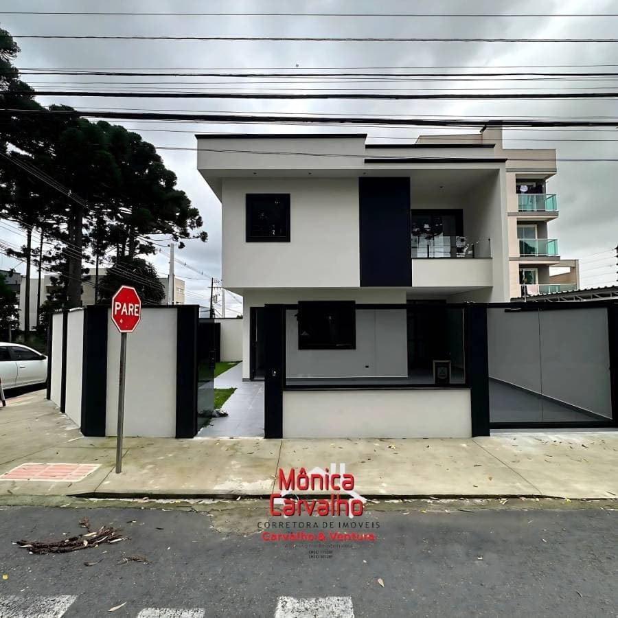Sobrado à venda em São José dos Pinhais/PR