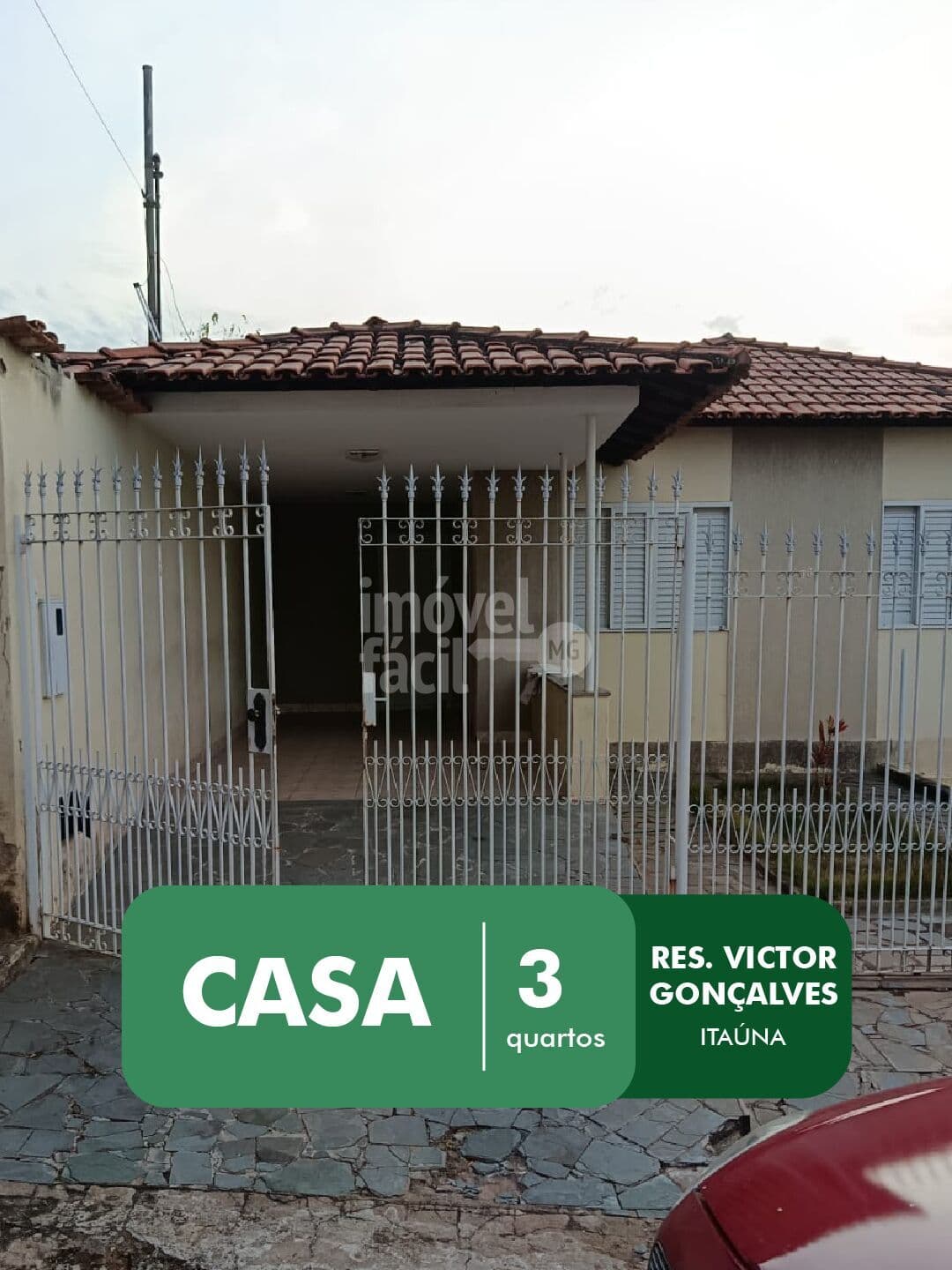 Casa em Conjunto Habitacional Vitor Gonçalves, Itaúna/MG