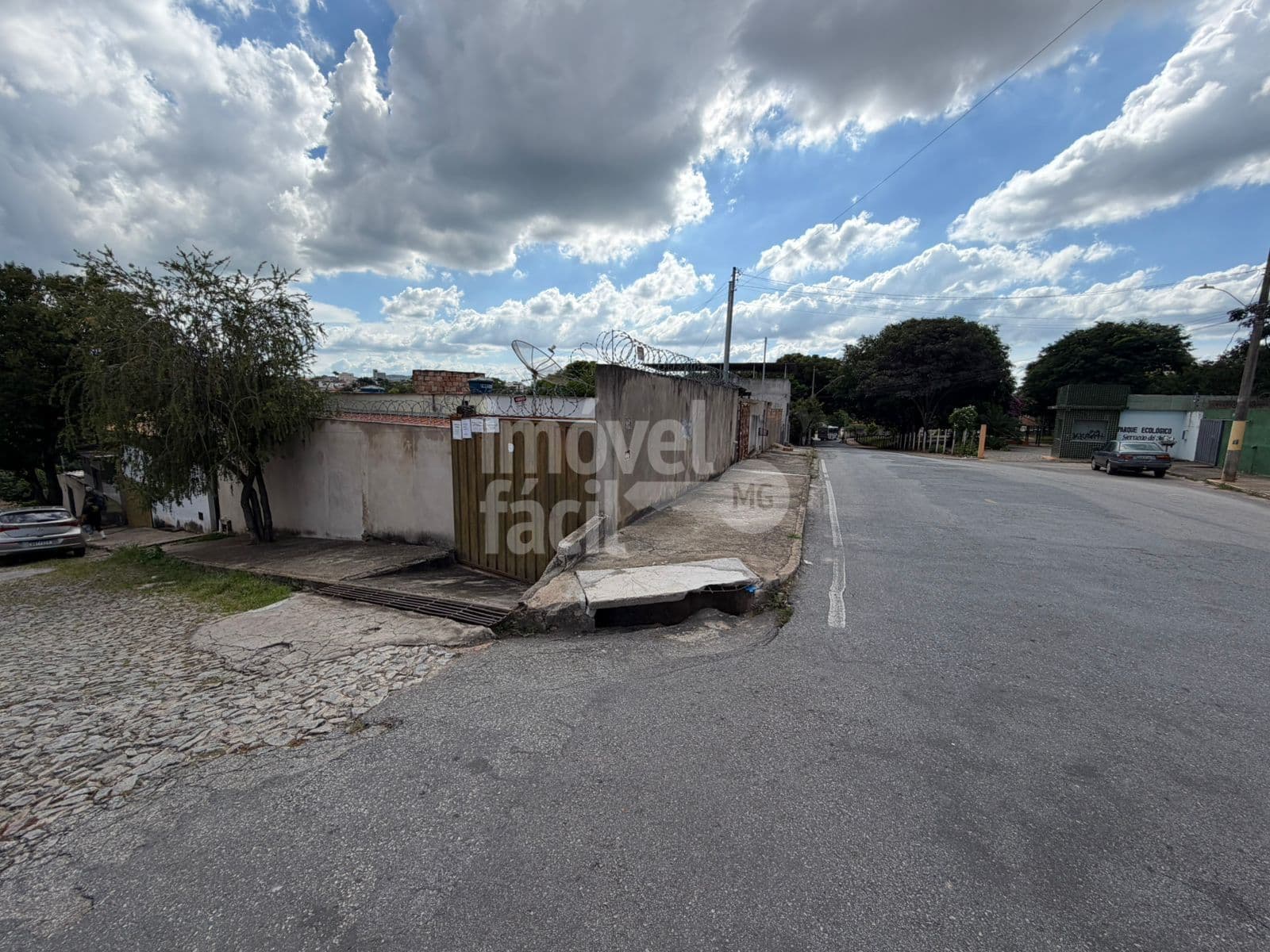 Casa no Bairro Morada Nova, em Itaúna/MG