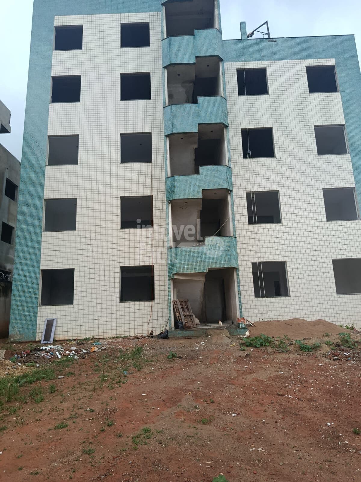 Apartamento em Santanense, Itaúna/MG