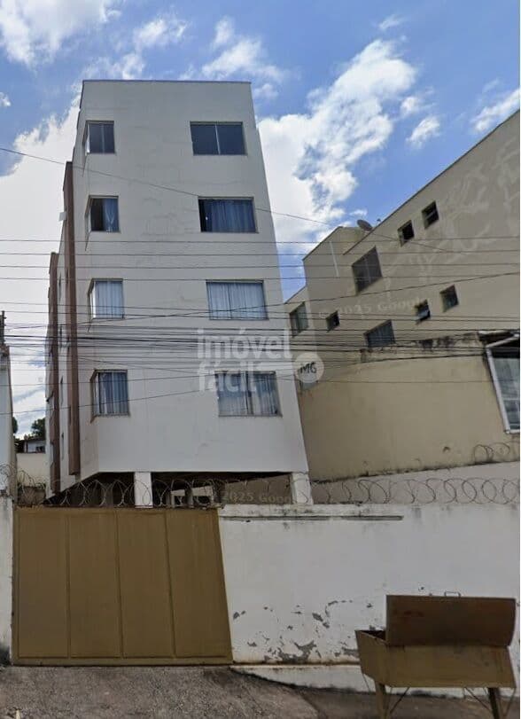 Apartamento em Itaúna - Santanense