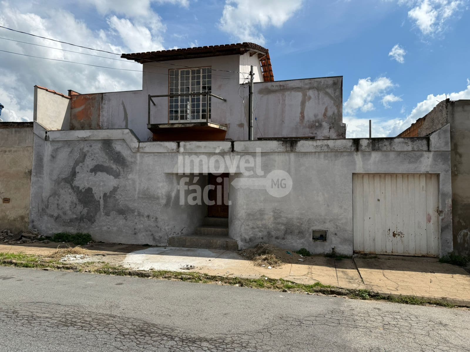 Casa com 2 pavimentos no Bairro Morada Nova, em Itaúna/MG