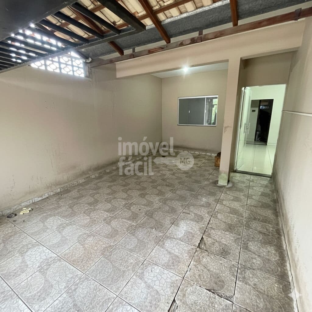 Casa no Bairro Itaunense, em Itaúna/MG