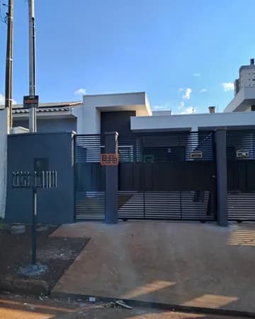 Casa em Campo Mourão - Jardim Novo Centro