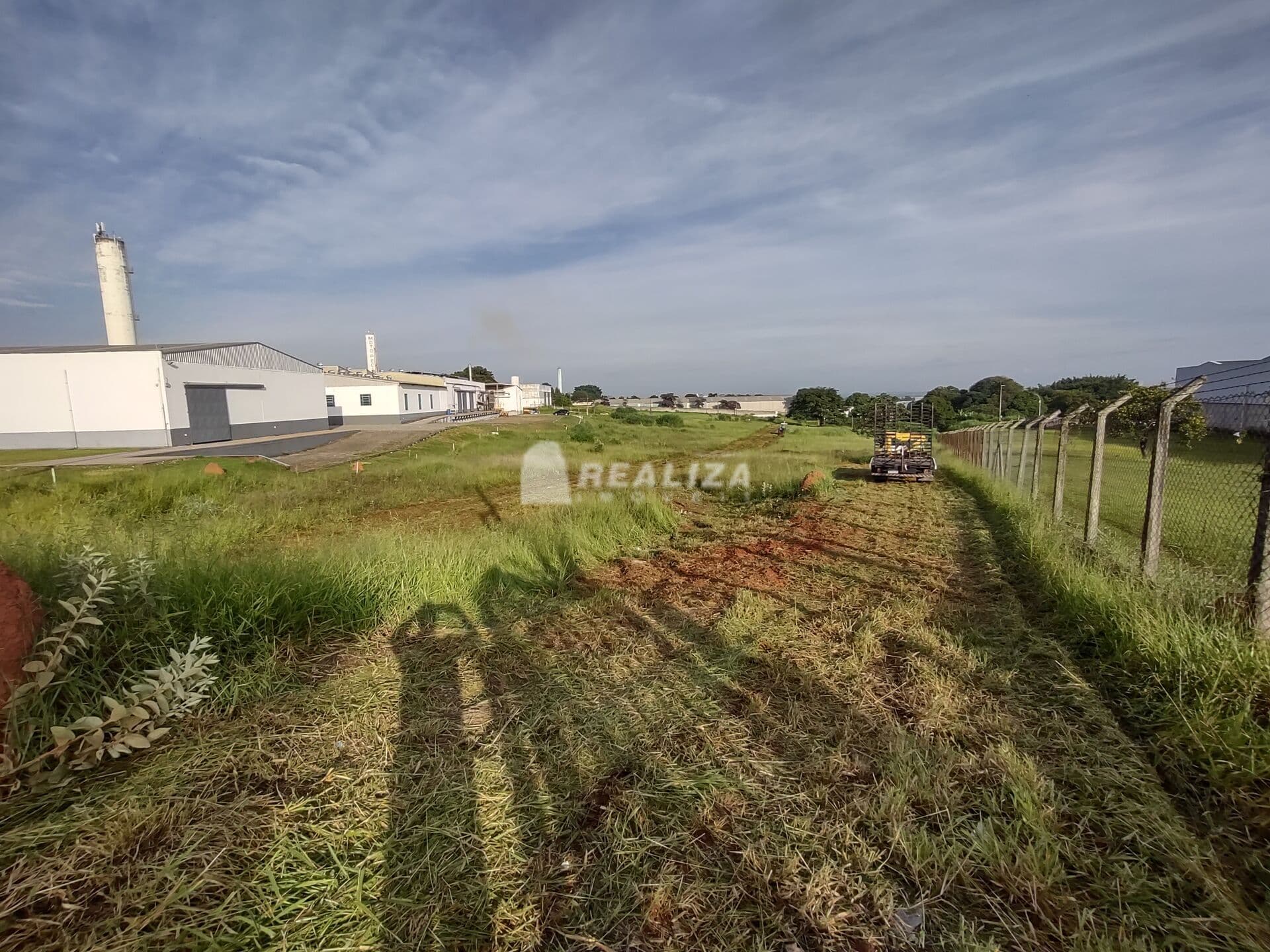 ÁREA INDUSTRIAL/COMERCIAL/SERVIÇOS ZR-I, EXCELENTE! / AT: 9.389,08 m²! JD Iporanga II / AV. Liberdade / REF. Travessa AV. Hollingsworth!