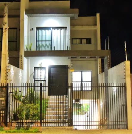 Sobrado Moderno com 3 Quartos (1 Suíte) e Amplo Quintal no Bairro Iguaçu – Araucária