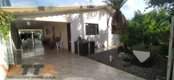 Casa à venda em Araucária - Bairro Iguaçu - 142m² - Churrasqueira e Jardim