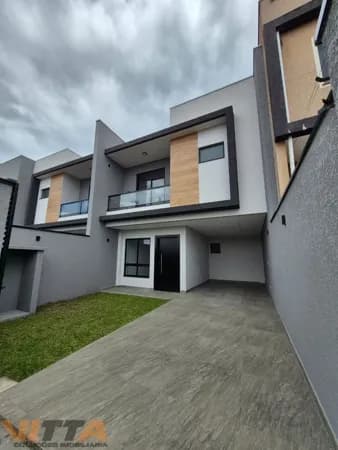 Sobrado em Araucária - Centro