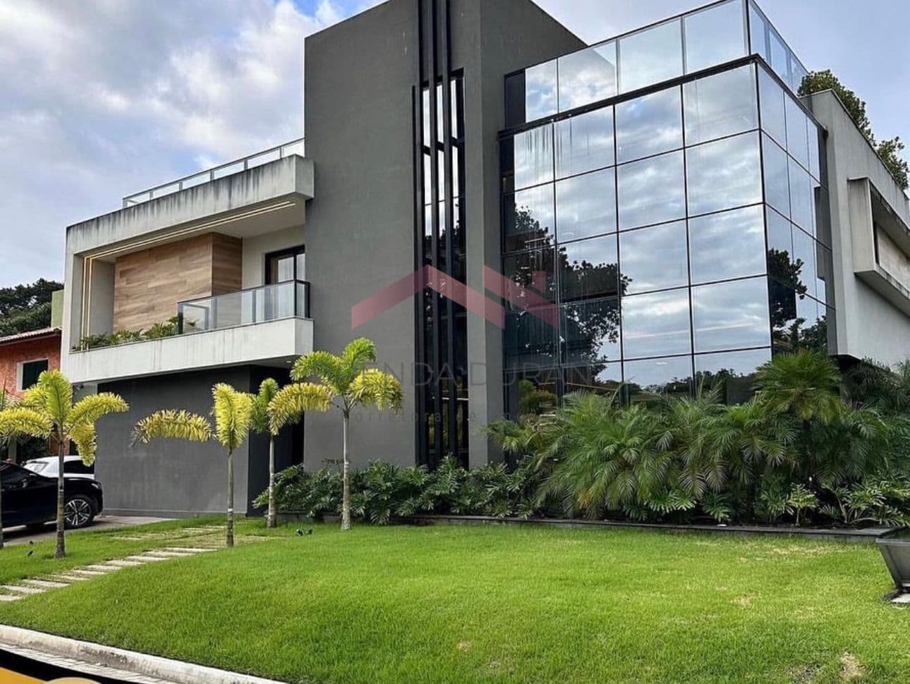 Venda Exclusiva: Casa de Luxo em Aldeia - Porteira Fechada!