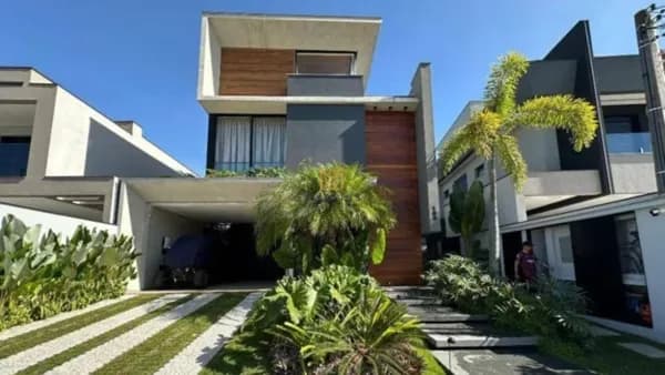 Casa de Alto Padrão Mobiliada com Piscina e Espaço Gourmet na Riviera
