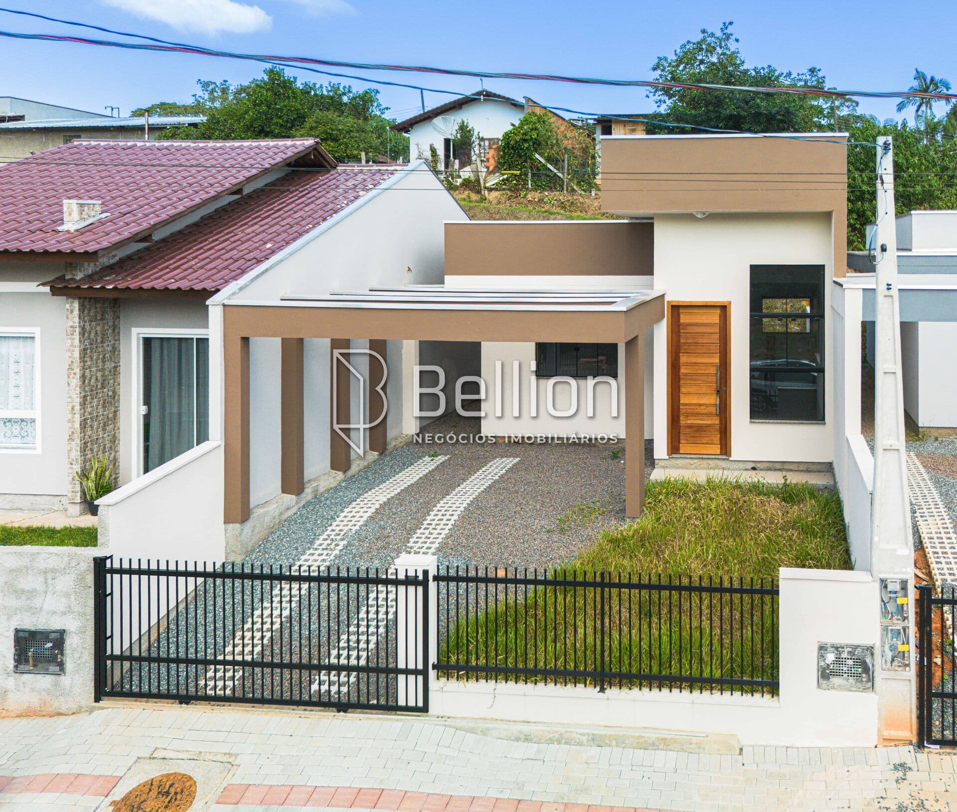 Casa nova moderna com suíte e pé direito alto no Bairro Mulde em Indaial!