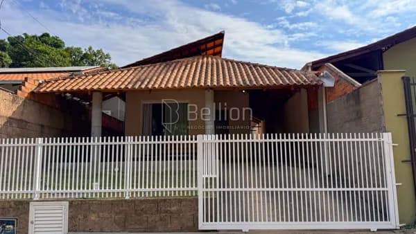 Casa geminada em Timbó com 2 dormitórios, semi mobiliada e apta para financiamento