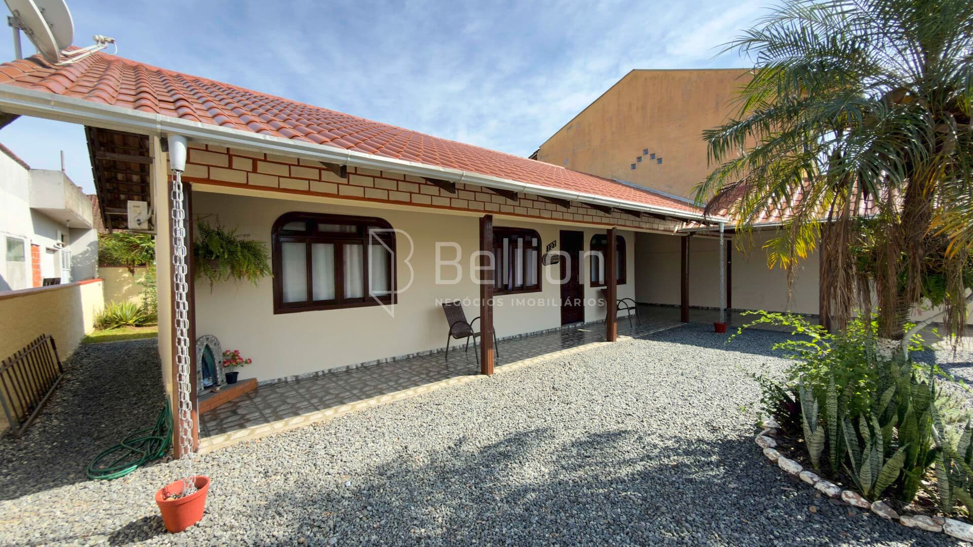 Casa com 4 Quartos e Terreno de 360m² no bairro do Sol em Indaial com fácil acesso para Blumenau!