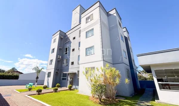 Apartamento com 3 quartos, reformado, ótima localização em Timbó