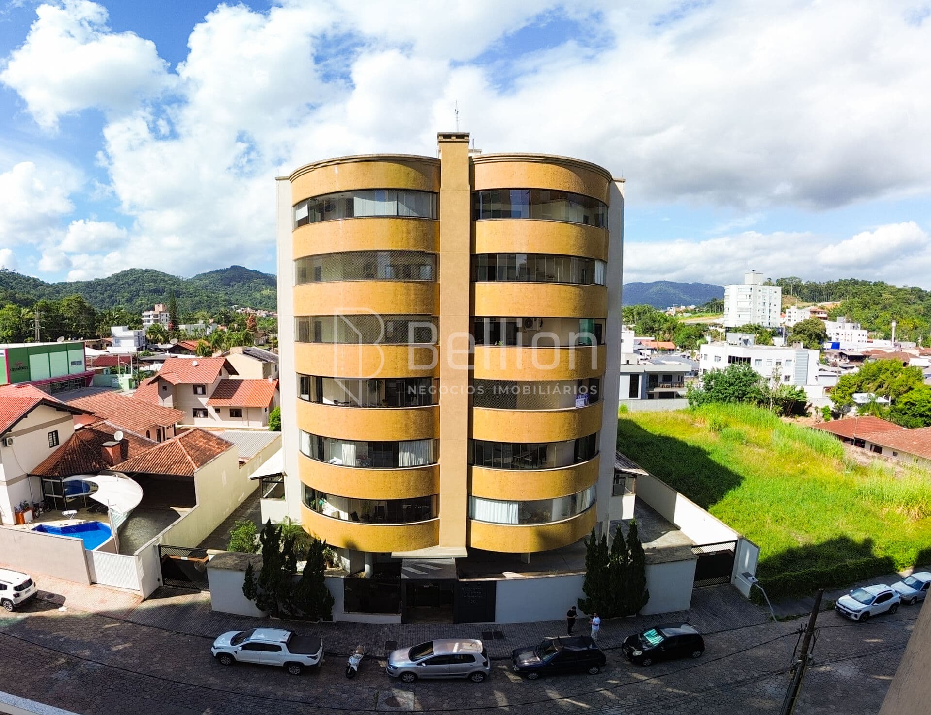 Apartamento de 132m² com vista para Igreja Matriz no Bairro dos Estados em Indaial