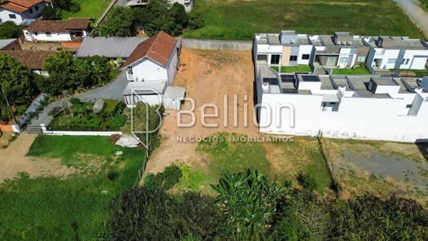 Excelente oportunidade para quem busca espaço, tranquilidade e potencial construtivo!