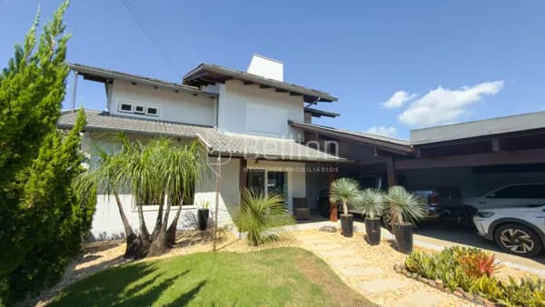 Uma casa que traduz alto padrão em cada detalhe.