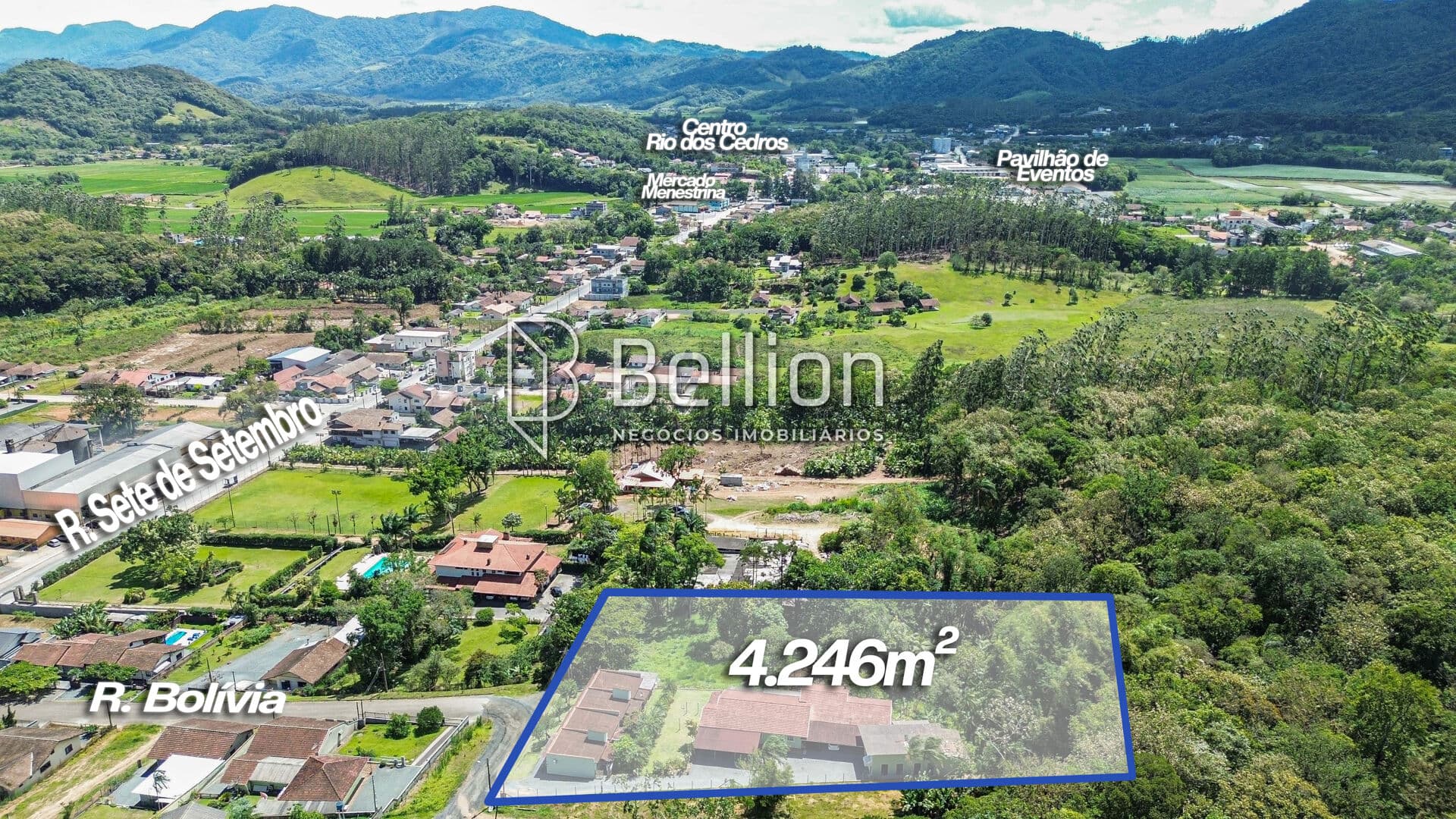 Conjunto de casas e terreno com 4.246m² no bairro Divinéia – Rio dos Cedros