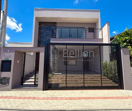 Sobrado com suíte e piscina no bairro Quintino – Timbó