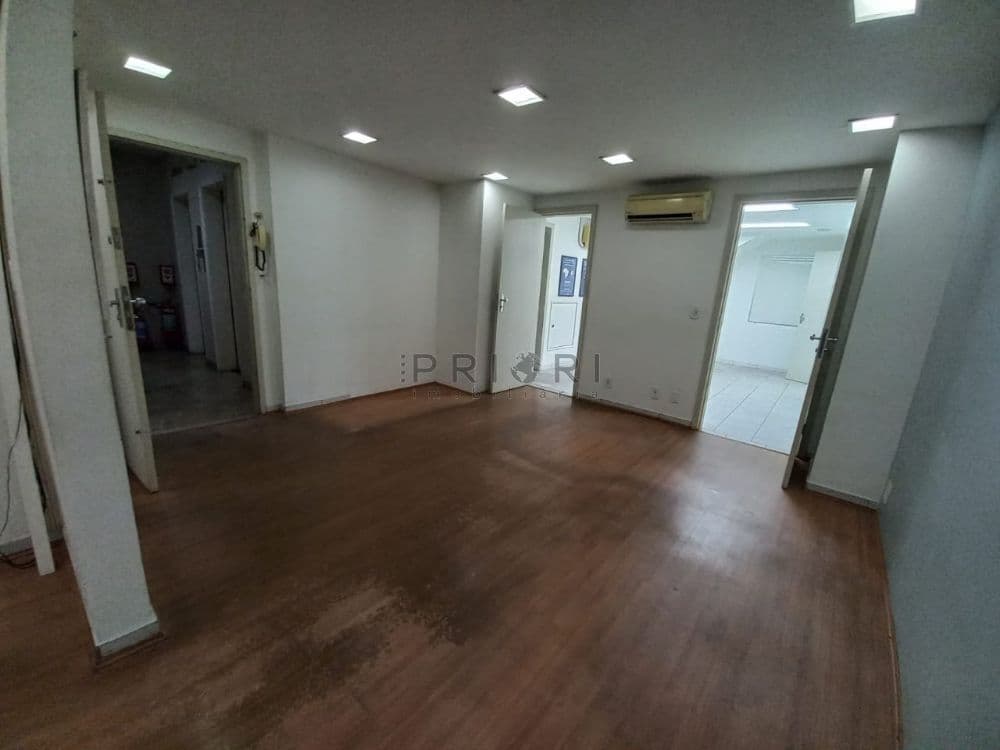 Conjunto de 4 salas no Centro
