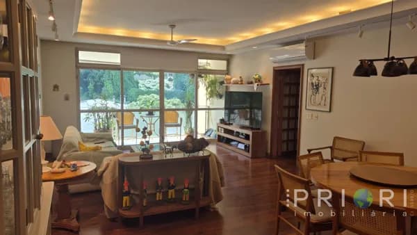 Apartamento 143m²| 3 quartos, 1 suíte | Cosme Velho - Zona Sul.