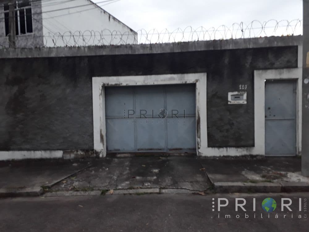 Casa 03 quartos - Terreno com 600m²- Piedade