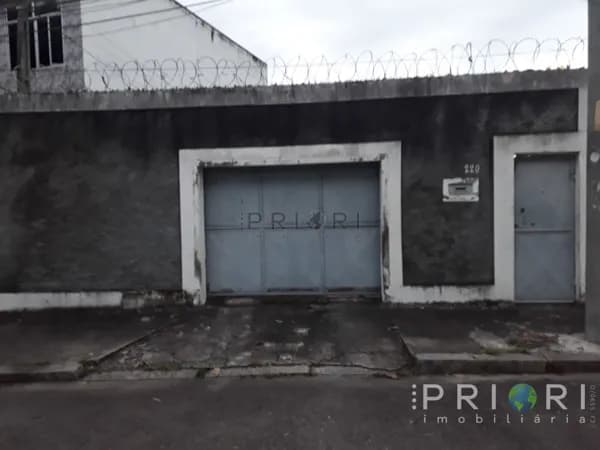 Casa 03 quartos - Terreno com 600m²- Piedade