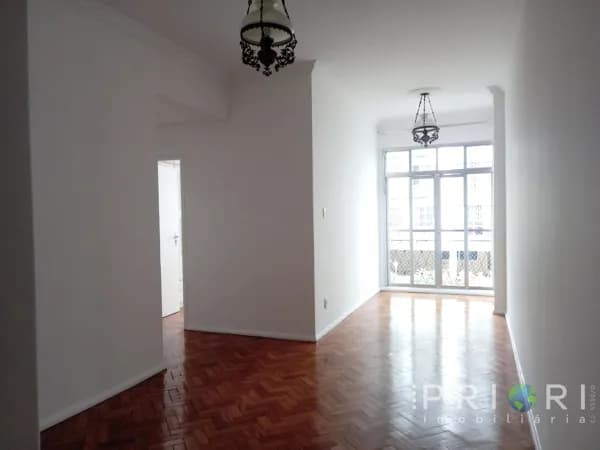 Aluga-se excelente apartamento na Tijuca 80 M² | Dependência completa