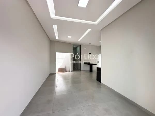 Casa no Bairro Dona Diva – Conforto, Iluminação Natural e Espaço