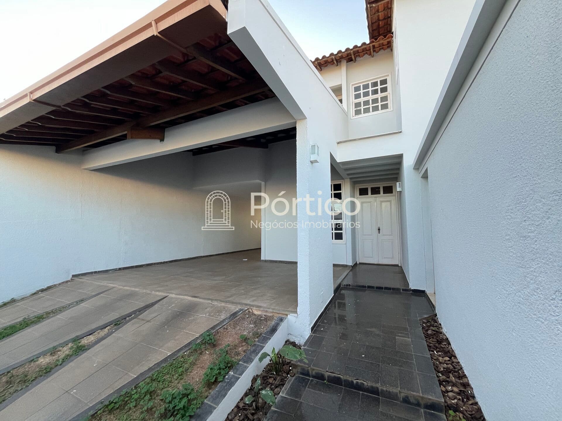 Sobrado em Patrocínio - Constantino
