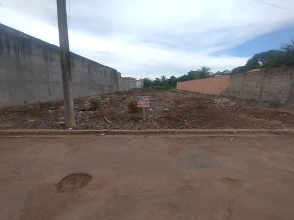 Lote/Terreno em Cáceres - Centro