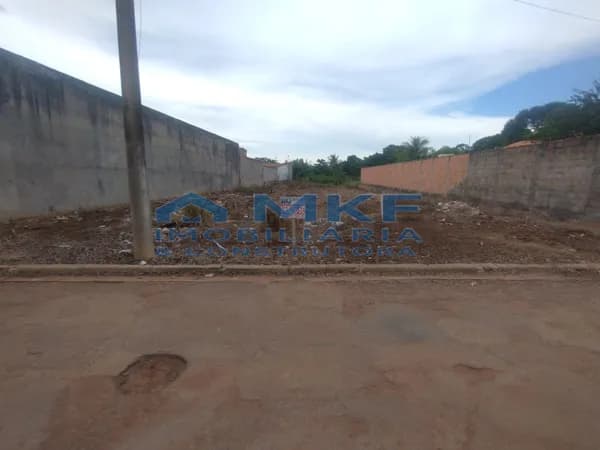 Lote/Terreno em Cáceres - Centro