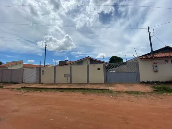 Casa em Cáceres - Jardim Celeste
