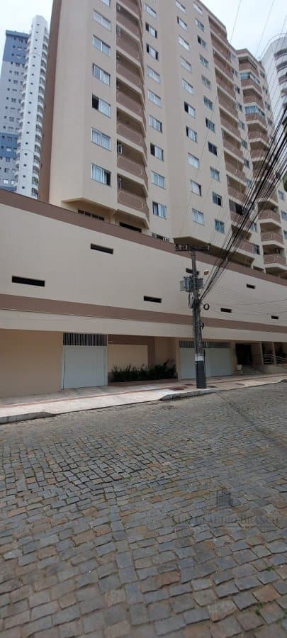 TEMPORADA EM BALNEÁRIO CAMBORIÚ – 2 DORMS MOBILIADO – QUADRA DO MAR
