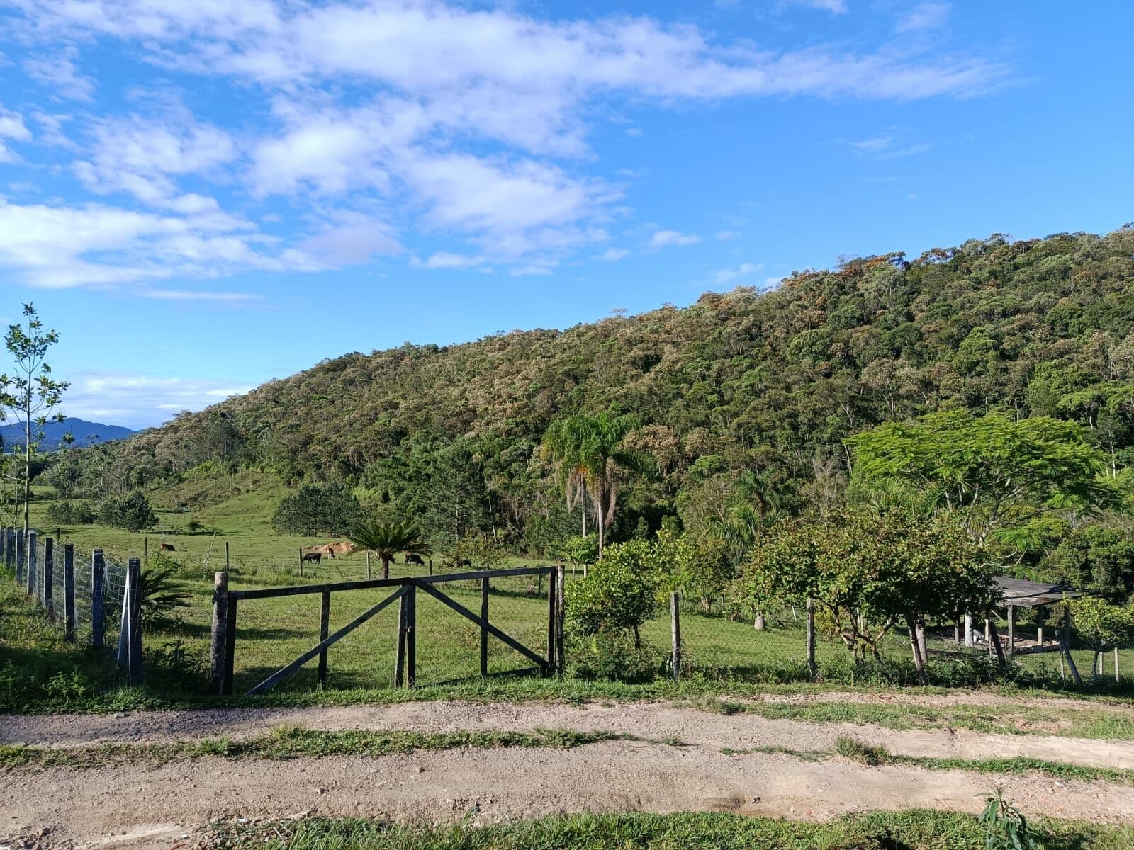 Terreno rural com 864 m²