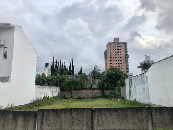 Terreno à venda no bairro Vila Moema em Tubarão/SC