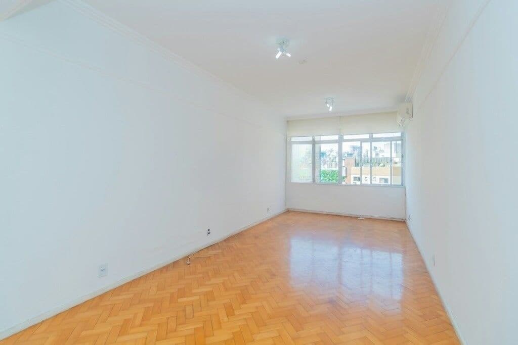 Apartamento de 99 m² com 3 Dormitórios, Dependencia Completa e Garagem