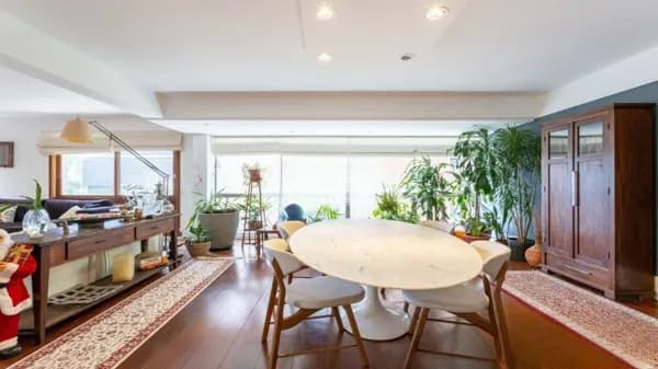 Apartamento com 193m², 3 dormitórios, 2 suítes e 3 vagas com living amplo e cozinha gourmet