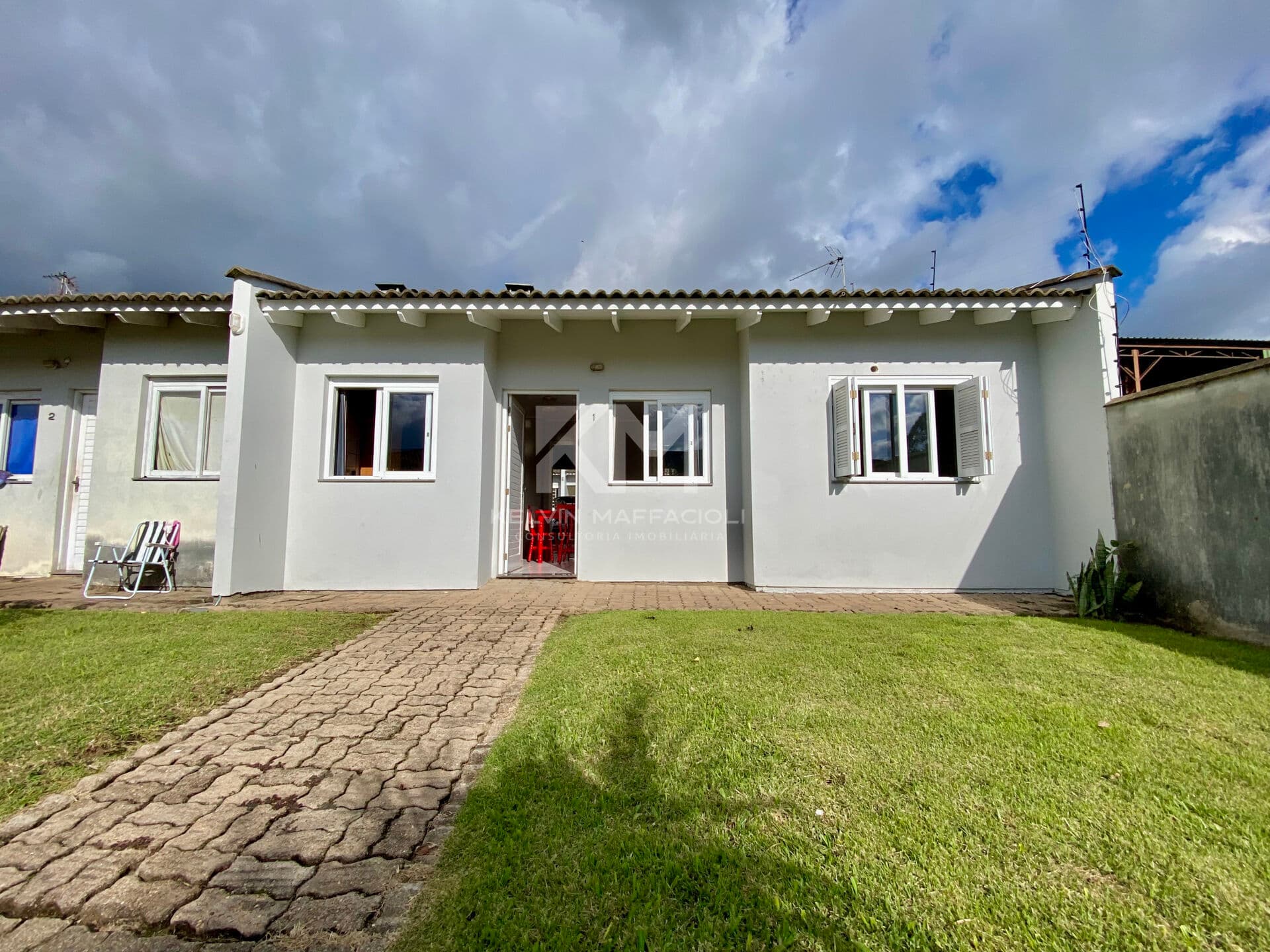 CASA PRONTA PARA MORAR EM CONDOMÍNIO