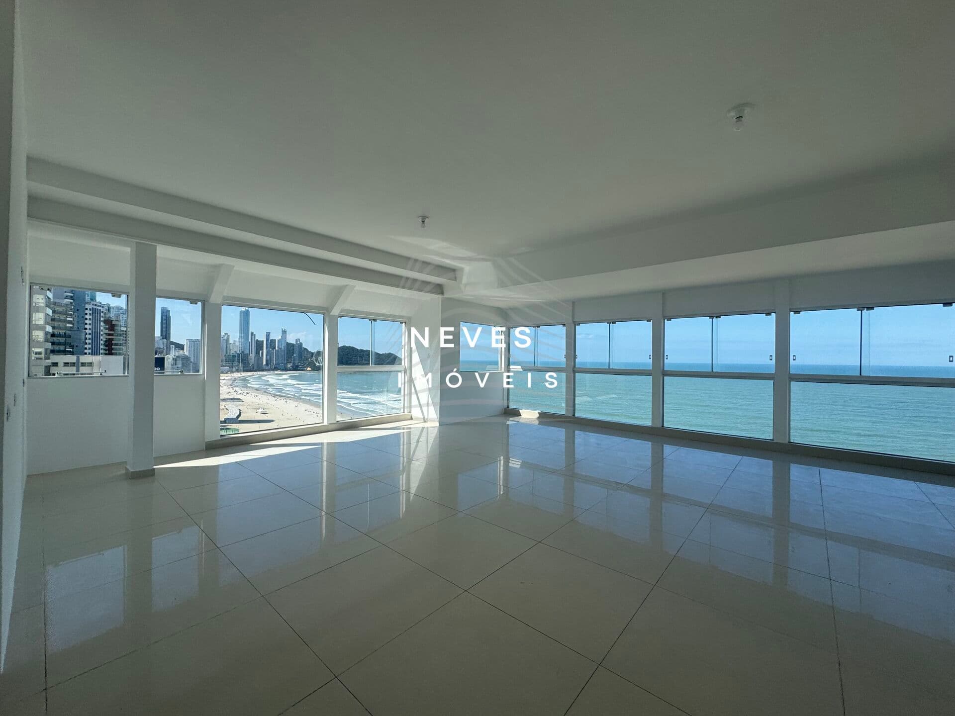 ROOFTOP PARA LOCAÇÃO COMERCIAL ÁREA GASTRONOMIA 555M2
