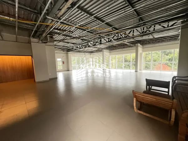SALA COMERCIAL ÁEREA 250M2 NA OSVALDO REIS