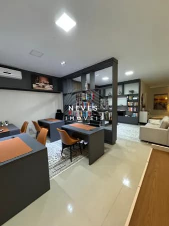 SALA TÉRREA MOBILIADA EM BALNEÁRIO CAMBORIÚ