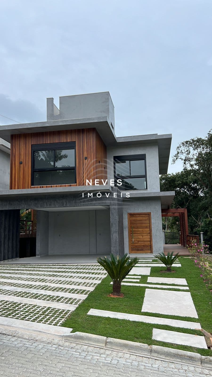 Casa Alto Padrão no Bosque de Taquaras com 3 Suítes, 258m² e Condições Facilitadas