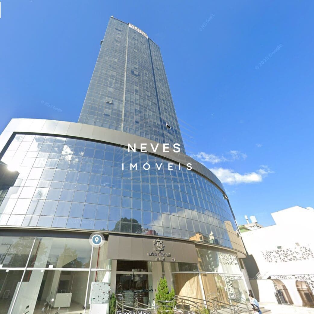 SALA COMERCIAL TÉRREA COM 169M2 FRENTE AVENIDA ITAJAÍ
