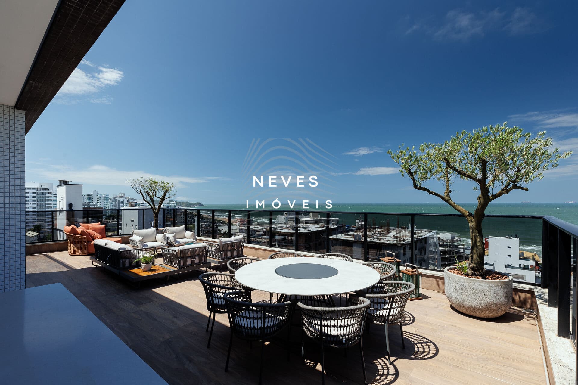 COBERTURA TRIPLEX MOBILIADA E DECORADA 430M²!